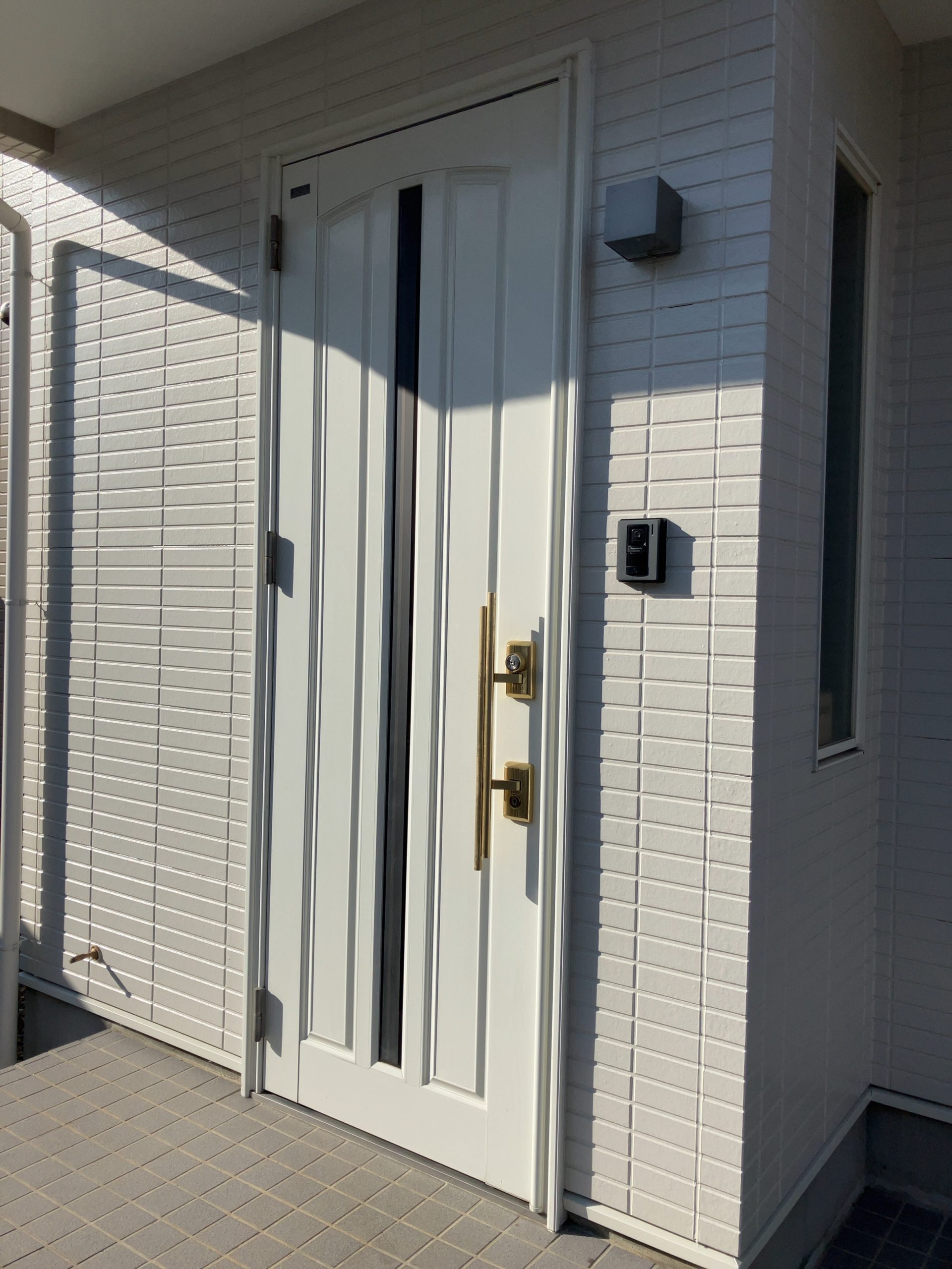 玄関ドア　施工前