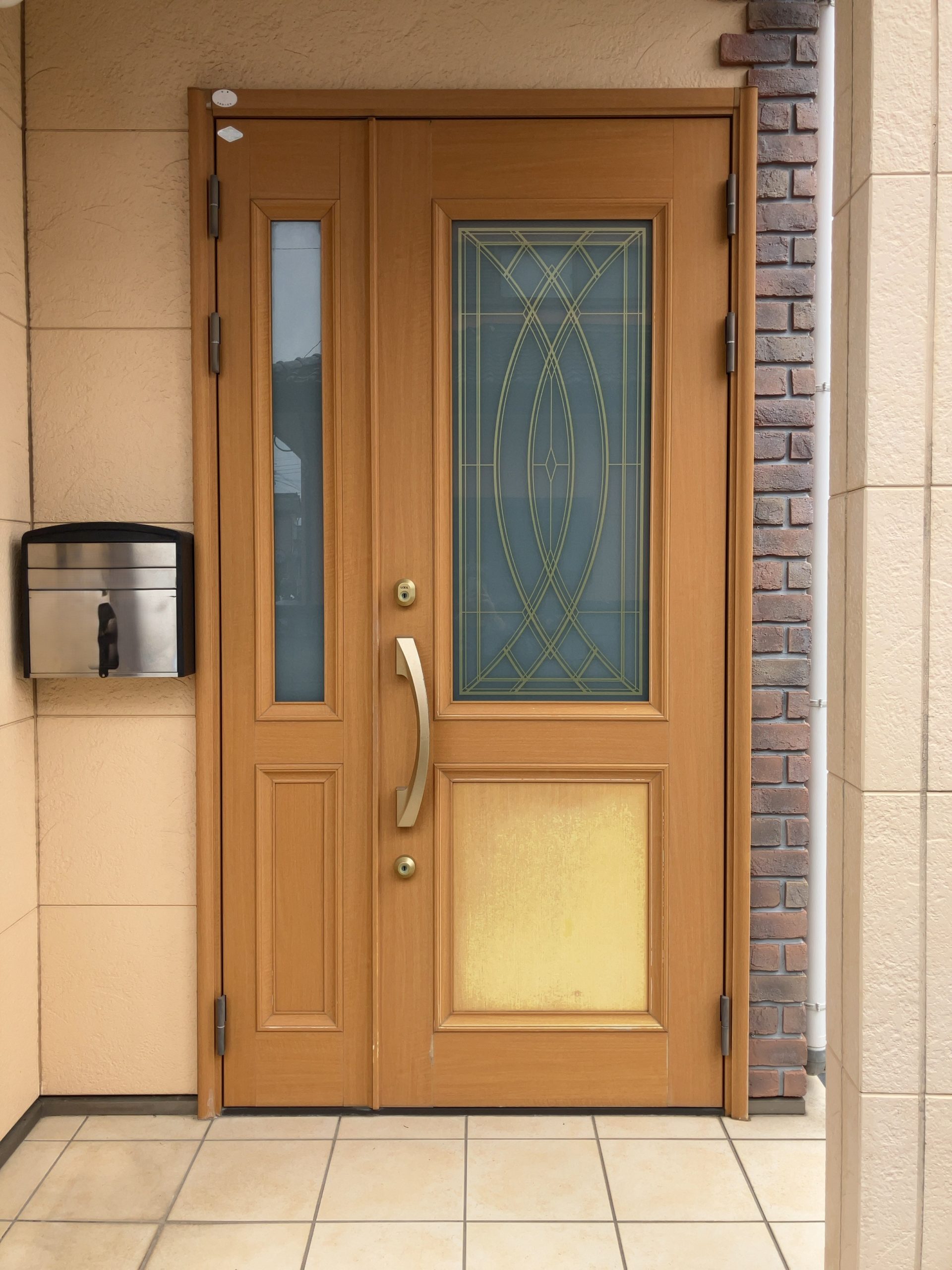 埼玉県　玄関交換　工事前