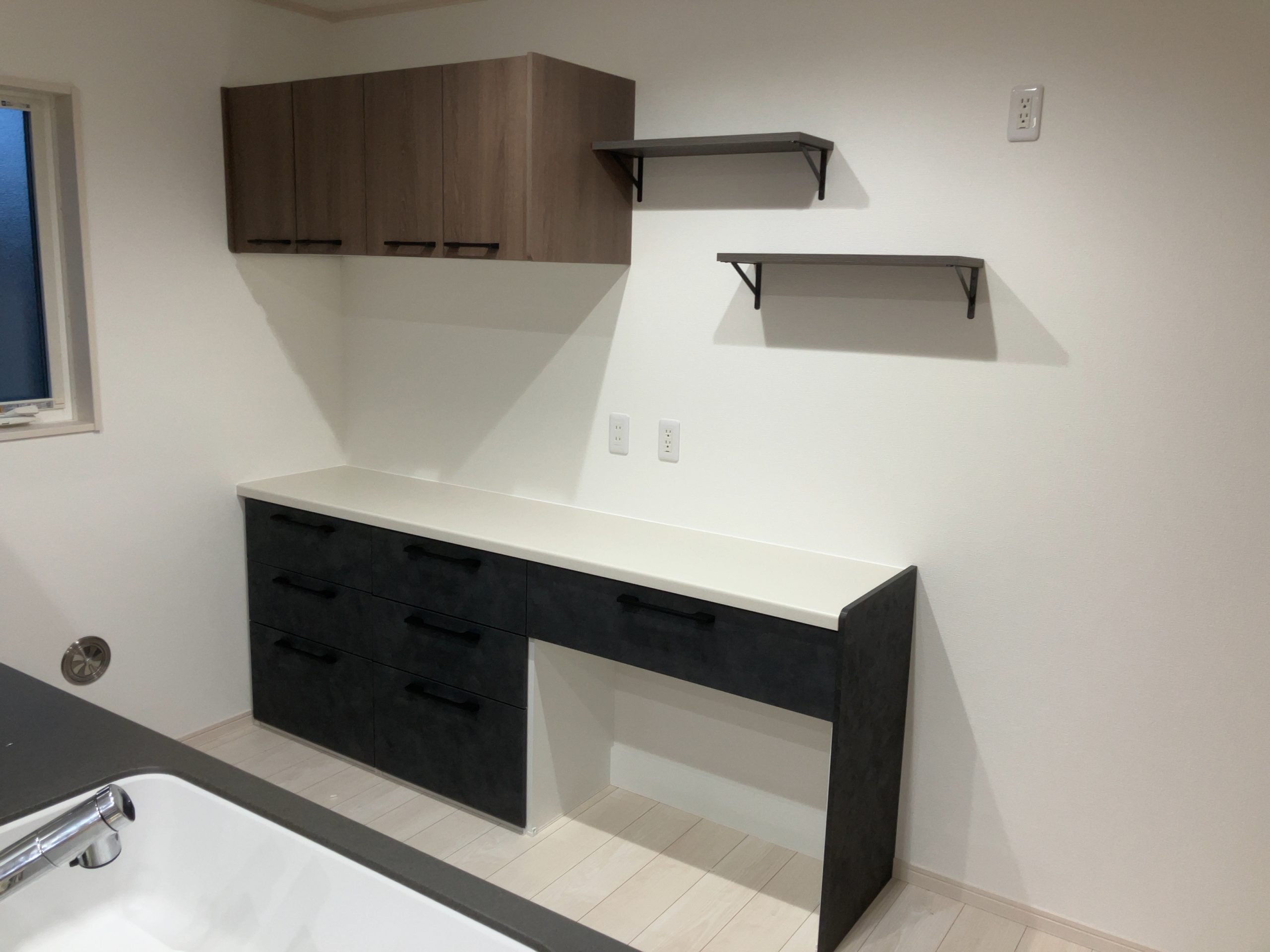 キッチン収納施工後